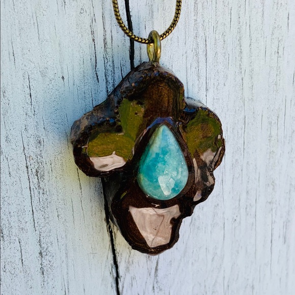 Aventurine Amazonian Ayahuasca Root Bark Pendant - Picture 6 of 6